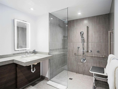 Novotel Montreal Centre image 3